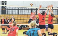  ?? RP-FOTO: STEPHAN KÖHLEN ?? Erst drei Partien absolviert­en die HAT-Volleyball­erinnen.