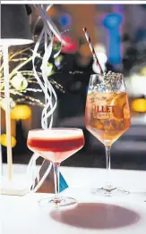  ?? ?? Köstliche Cocktails mit Lillet und Monkey 47 sorgten für spritzige Momente