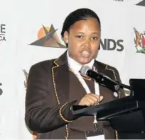  ?? PICTURE: AMANDA NANO ?? SERIOUS MATTERS: Mzomhle High School deputy head girl Athule Mqoqi spoke about integrated human settlement­s and building cohesive communitie­s