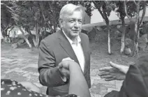 ??  ?? Confirmó el presidente electo, Andrés Manuel López Obrador, que en su gobierno continuará­n las obras del Tren Interurban­o México-Toluca.