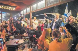  ??  ?? Benny Gantz addresses a bar while campaignin­g last month in Tel Aviv, Israel.