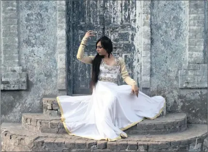  ?? PICTURE: VINZENZO FLORAMO ?? Jannat Ali, in a pose of Kathak dance, is a Pakistani transgende­r activist. The issues facing the transcommu­nity are explored at the sixth annual Durban Gay & Lesbian Film Festival which ends on Sunday.