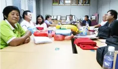  ??  ?? Meeting in progress – From left Teng Mee Eng, Stanley Ling, Moonly Tiang, Evelyn Biju, Dr Sia Tih Kong, Ayong Andam, Anthony Jalin and Jeremy Wong.