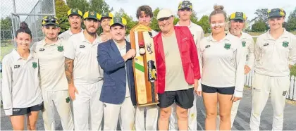  ?? ?? The victorious Kaipaki XI team with the Broken Bats Trophy.