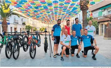  ?? FOTOS: MI PRINCESA RETT ?? Salida de etapa desde Cáceres para el grupo en bicicleta, con la compañía de José Manuel Calderón.