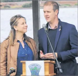  ?? SALTWIRE NETWORK FILE PHOTO ?? “Come From Away” creators Irene Sankoff and David Hein.