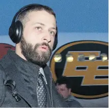  ?? JONATHAN HAYWARD/THE CANADIAN PRESS ?? Edmonton Eskimos quarterbac­k Mike Reilly arrives in Winnipeg in advance of Sunday’s Grey Cup.