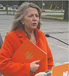  ?? NORMAN DE BONO ?? Ontario NDP Leader Marit Stiles criticizes the Ford government for forcing closure of the obstetrics unit at Strathroy Middlesex General Hospital at a Saturday news conference in Strathroy.