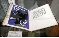  ??  ?? „Lettera Amorosa“– ein Malerbuch mit  Lithografi­en von Georges Braque. Fotos (): Ulrike Merkel