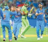  ?? GETTY IMAGES ?? Bookmakers have backed India to beat Pakistan in the highvoltag­e clash in Birmingham on Sunday.