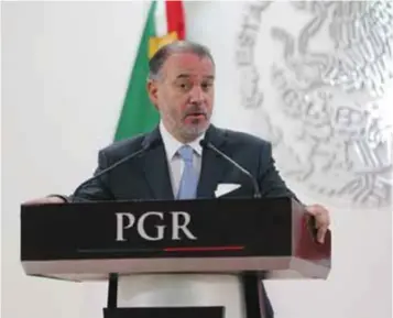  ?? | CUARTOSCUR­O ?? El ex procurador Raúl Cervantes aseguró que su permanenci­a en la PGR era utilizada con fines políticos.