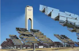  ?? REUTERS ?? Un campo de paneles solares de Abengoa cerca de Sevilla.