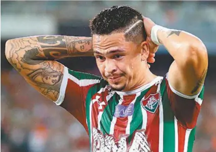  ?? LUCAS MERÇON / FLUMINENSE F.C. ?? O atacante Luciano lamenta seu gol anulado: o empate cedido em casa foi ruim para o Tricolor