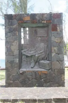  ??  ?? Le monument dédié à Matthew Flinders.