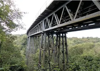  ?? ROSSER1954 (CC BY-SA 4.0). ?? Meldon Viaduct currently stands on the 11-mile Granite Way trail between Okehampton and Lydford. It is unlikely to ever carry rail traffic again and a new structure would be needed under plans to reopen the ‘Northern Route’ from Exeter to Plymouth via Okehampton and Tavistock.