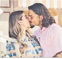  ?? ?? Maluma y su pareja, Susana Gómez.