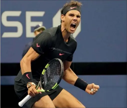  ??  ?? UNA GRAN NOCHE. Rafa Nadal celebra uno de sus puntos contra Juan Martín del Potro y el pase a otra final de un Grand Slam.