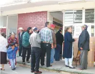  ??  ?? Madugadora. La Secretaría de Educación afirma que para las 06:00 horas del domingo 1 de julio estarán abiertas las escuelas que servirán como casillas electorale­s.