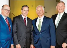  ?? Foto: Silvio Wyszengrad ?? Dieses Quartett soll ab Mitte 2019 die neue „VR Bank Augsburg Ostallgäu eG“füh ren, von links: Christoph Huber, Heinrich Stumpf, Dr. Hermann Starnecker und Hel muth Geppert.