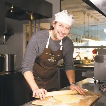  ?? Francesca Andre / For Hearst Connecticu­t Media ?? Federico Perandin, chef-owner of Il Pastaficio in the Cos Cob section of Greenwich. Below, some of his homemade pasta, made with organic ingredient­s from his native Italy.