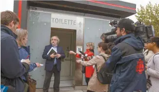  ?? JACQUES NADEAU LE DEVOIR ?? Les douze toilettes sont attendues notamment par les organismes communauta­ires depuis des années.