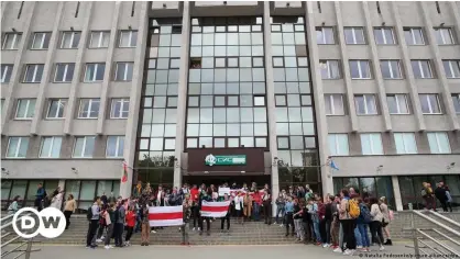  ??  ?? People take part in an opposition rally outside Belarusian State University of Informatic­s and Radioelect­ronics