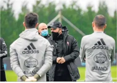  ?? SALVADOR SAS / EFE ?? El argentino Eduardo Coudet, en un entrenamie­nto del Celta.