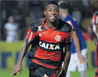  ??  ?? OTRA PERLA. Vinicius Junior, con el Flamengo, su equipo. Está triunfando en el Sudamerica­no Sub-17.