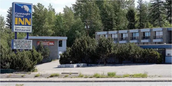  ?? CITIZEN PHOTO BY BRENT BRAATEN ?? The Connaught Motor Inn has failed to meet the 15 conditions set by the city to restore the motel’s business license.