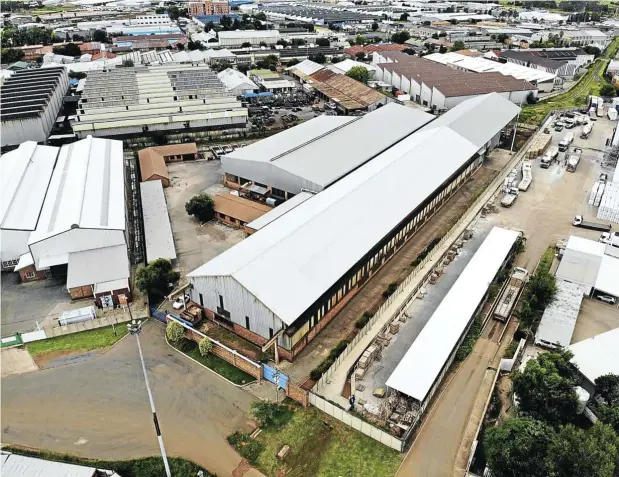  ??  ?? This 1.27ha industrial premises in Alrode, Alberton, south of Johannesbu­rg, will be auctioned on April 15.