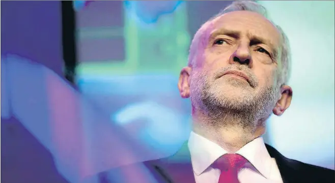  ?? DAN KITWOOD / GETTY ?? El líder de los laboristas británicos, Jeremy Corbyn, sale al paso de las denuncias de haber sido “una muy buena fuente de informació­n”, según el agente checo