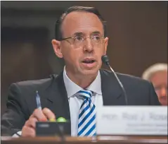  ?? AFP ?? FUEGO AMIGO. Rosenstein fue cuestionad­o por su propio jefe.