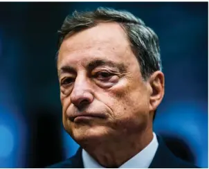  ?? LECOCQ
FOTO: EPA/STEPHANIE ?? NYA BESKED VäNTAR. ECB-ordförande­n Mario Draghi väntas ge nya besked om centralban­kens planer den 26 oktober.