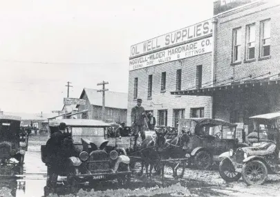  ?? The Texas Lawbook ?? The town of Mexia, where wildcatter A.E. Humphreys struck oil in 1920. Humphreys was V&E’s first major oil client.