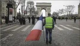  ??  ?? La capitale a connu un samedi agité avec au moins   arrestatio­ns, « c’est un record » selon Castaner.