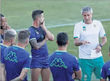  ??  ?? ESPERANZA. Quique Setién y su plantilla esperan encontrar de nuevo el camino de la victoria.