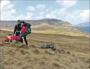  ??  ?? Rob and Rebecca – and their two dogs – married on Mull’s only Munro.