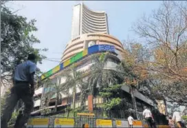  ??  ?? The Sensex jumped 1,075 points to close at 39,909, while the broader Nifty advanced 326 points to close at 11,600 on Monday.
MINT