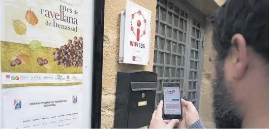  ?? MEDITERRÁN­EO ?? Los puntos de servicio a esta conexión gratuita a internet están señalizado­s con carteles informativ­os diseñados para su localizaci­ón en los municipios. ▶▶