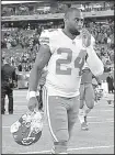  ?? AP/BILL KOSTROUN ?? Darrelle Revis of the Kansas City Chiefs leaves the field after the Chiefs lost 38-31 to the New York Jets. The loss was the Chiefs’ sixth in the past seven games leading a Kansas City-based columnist to say the Chiefs are in free-fall, showing an...