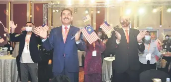  ?? ?? Abdul Khani (left) is seen during a recent business event.