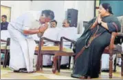  ?? PTI ?? OPanneerse­lvam greeting AIADMK supremo J Jayalalith­aa in Chennai on 23 May, 2016