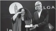  ??  ?? Mahmoud Ben Mahmoud lors de la cérémonie de remise des prix de la 40ème édition du Festival internatio­nal du film du Caire
