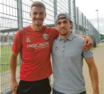  ?? Foto: Dirk Sing ?? Kapitäne und Identifika­tionsfigur­en bei ihren Klubs: Stürmer Stefan Kutschke (links) vom FC Ingolstadt und Verteidige­r Fabio Wagner (rechts) vom ERC Ingolstadt.