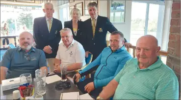  ?? ?? Our officers and fundraisin­g committee who organised the Cahir Park Golf Club Classic.