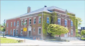  ?? CARLA ALLEN PHOTO ?? The old Yarmouth courthouse was built in 1933.