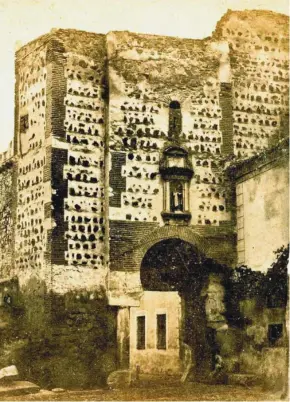  ?? FOTO CEDIDA ?? La Puerta de San Ildefonso, derribada en 1871