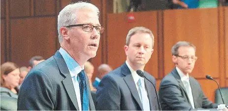  ?? FOTO: AGENCIA AFP ?? Colin Stretch (Facebook), Sean Edgett (Twitter) y Richard Salgado (Google) se presentaro­n ayer en el Congreso de Estados Unidos.