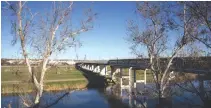  ??  ?? A VIEW OF the Internatio­nal bridge on the US/Mexico border in Piedras Negras on Feb. 21, northern Mexico.