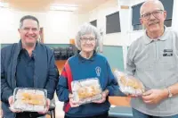  ??  ?? Winners of the Omokoroa Beach Indoor Bowling Club’s mixed competitio­n with Bethlehem from left David Warth, Maxine Humphrey and skip Gerry Hoogwerf.